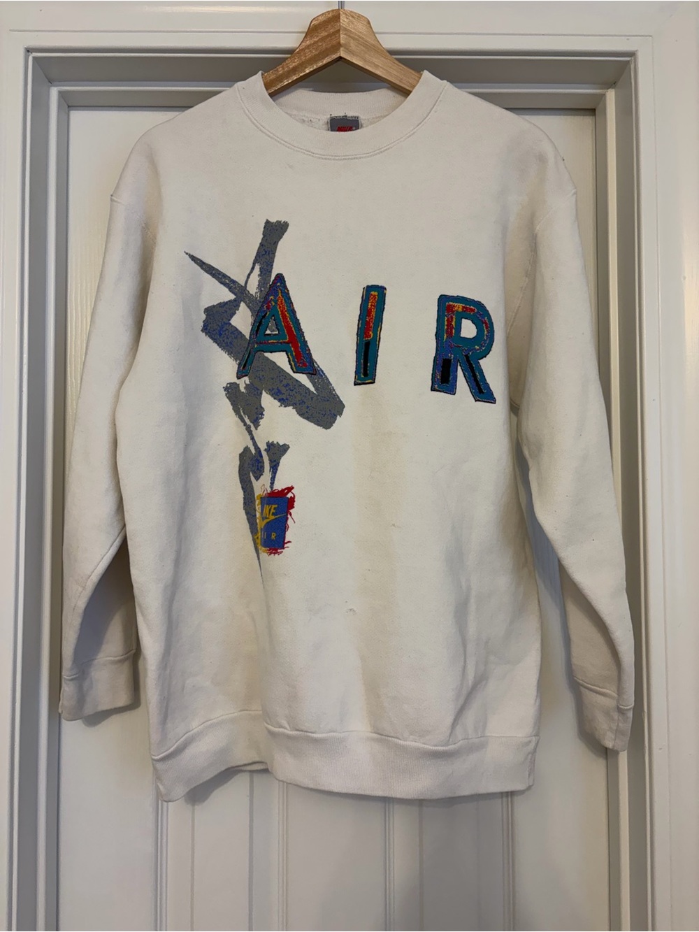 Nike Air VINTAGE White Crewneck Sweatshirt, Size Medium